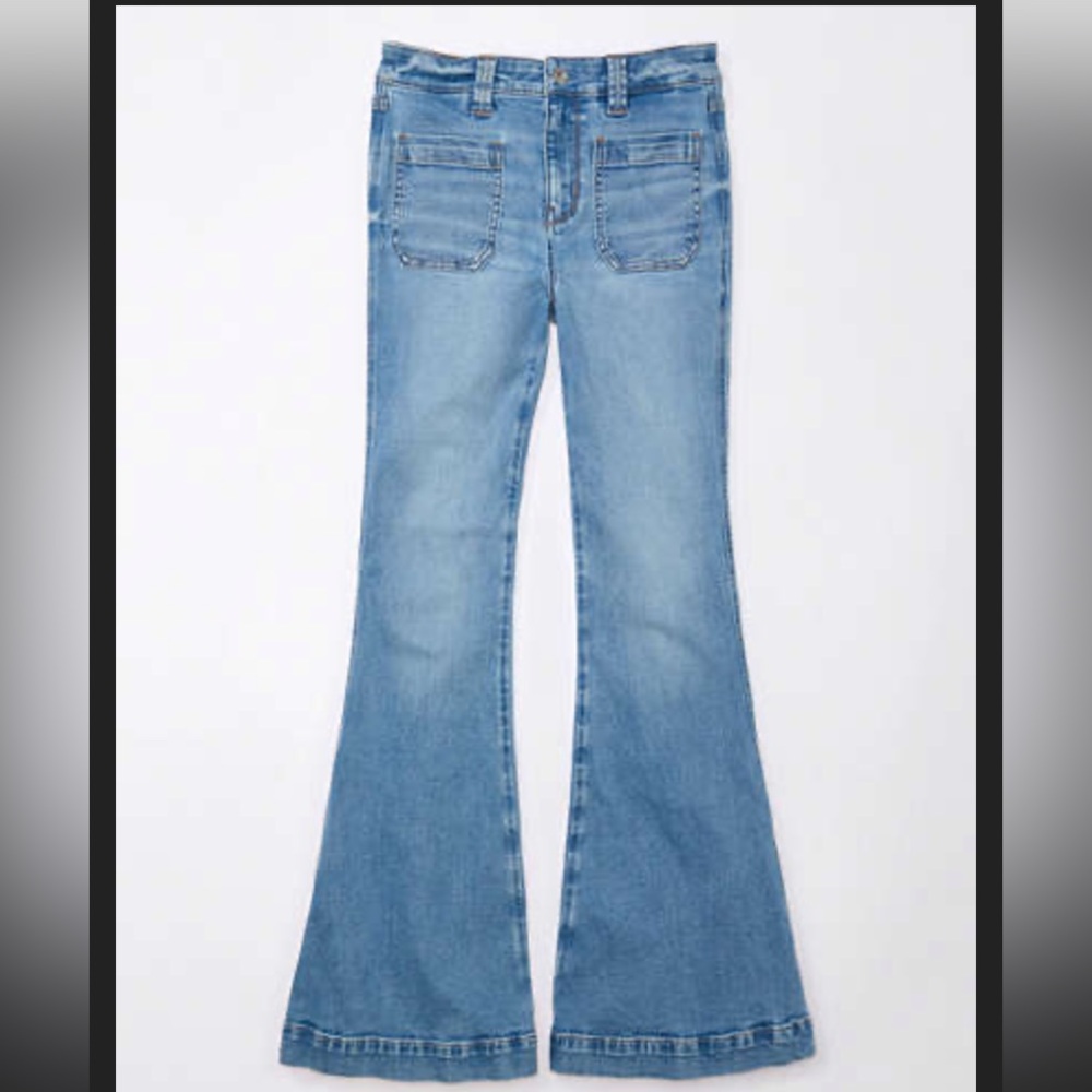 American Eagle Super High Rise Flare Next Level Stretch.